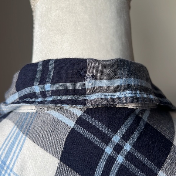 5/$25 My Style Sleeveless Plaid Button Down Shirt - Picture 9 of 9